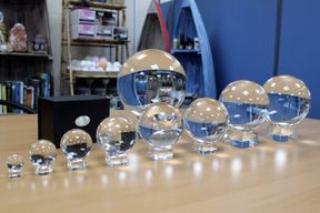 Boule de Cristal sur Socle 110mm