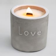 Bougie Béton Pot Moyen Love - Figue & Cassis