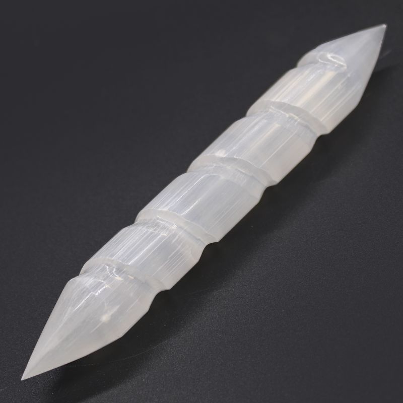 Baguette Sélénite Spirale Angulaire - 16 cm