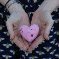 Bombe de Bain en Coeur 70g - Ylang & Rose
