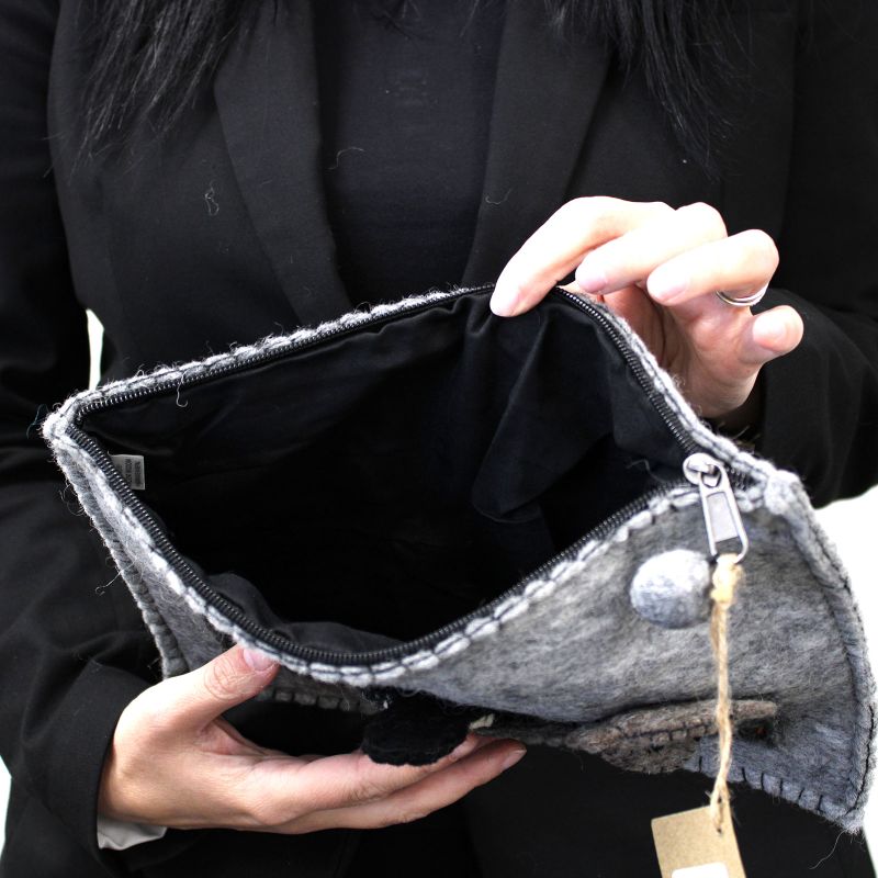 Pochette avec marionnettes à doigt pour tablette