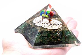 Pyramide Orgonite - Aventurine Verte et Fleur de Vie - 70mm