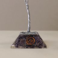 Arbre à Pierres Précieuses avec Base en Orgonite - 80 Pierres - Améthyste