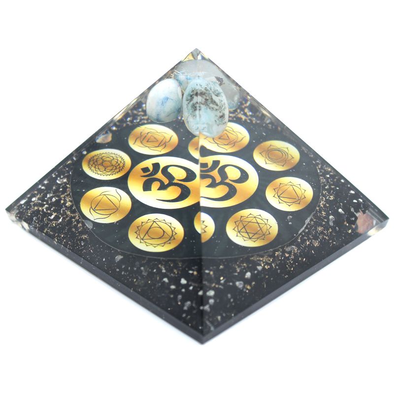 Pyramide d'orgonite - Chakra Om de minuit - 90 mm