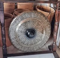 Grand Gong de Méditation à Motif avec Support Antique Marron - 80cm - Noir