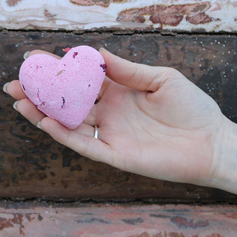 Bombe de Bain en Coeur 70g - Ylang & Rose