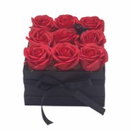 Coffret Cadeau de Fleurs de Savon - 9 Roses Rouges - Carré