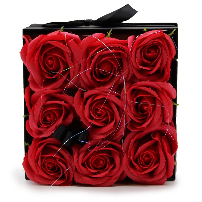Coffret Cadeau de Fleurs de Savon - 9 Roses Rouges - Carré