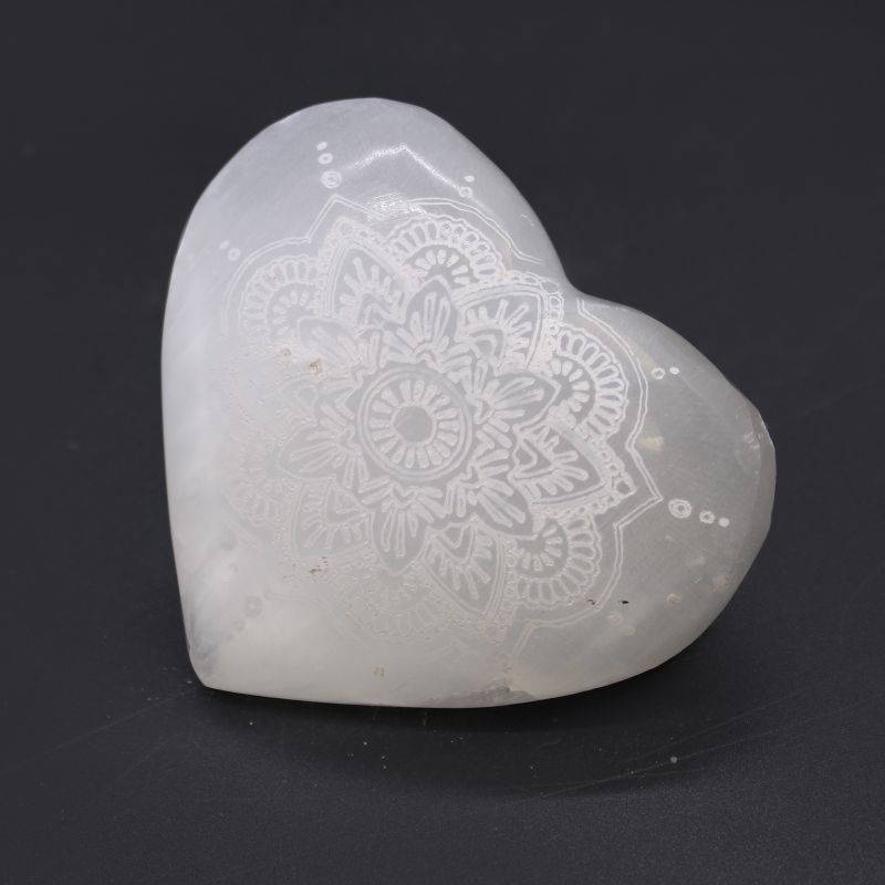 Coeur de Sélénite - 7-8cm - Mandala Gravé
