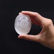 Pierre de Palmier en Sélénite - Mandala Gravé