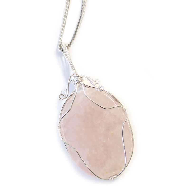 Collier de pierres précieuses enveloppées de tourbillons - Quartz rose