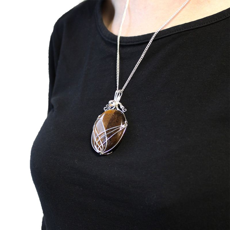 Collier de pierres précieuses enveloppées de tourbillons - Oeil de Tigre