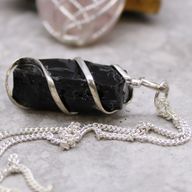 Collier de pierres précieuses enveloppées en cascade - Onyx noir brut