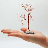Arbre à Pierres Précieuses - Quartz de Roche sur Base d'Agate Noire (35 pierres)