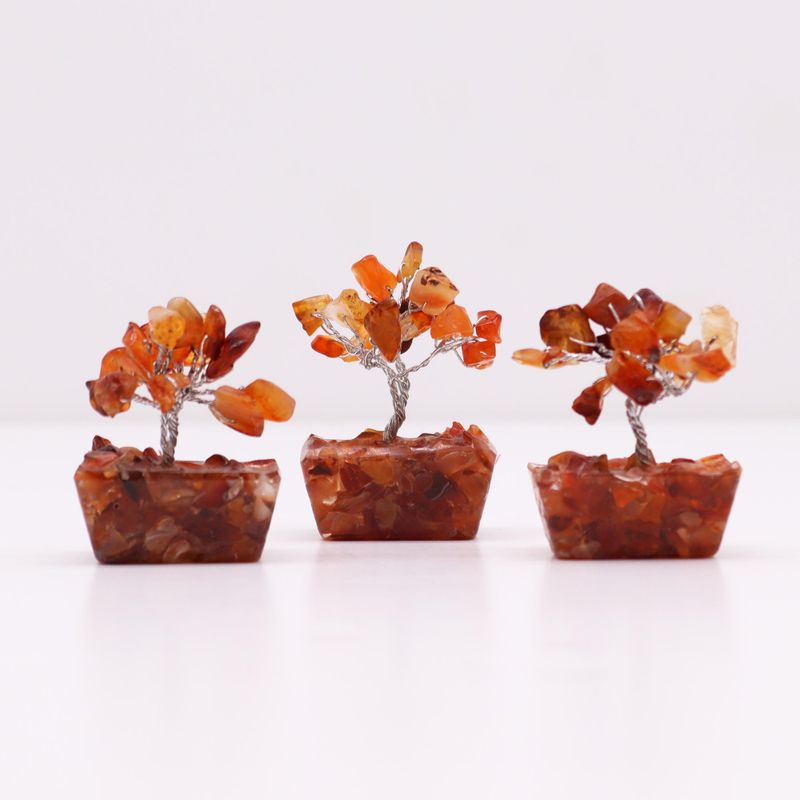 Mini Arbres de Gemmes sur Base d'Orgonite - Cornaline (15 pierres)
