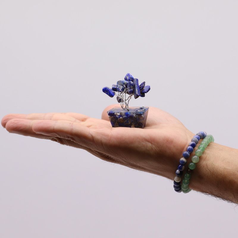Mini Arbres de Gemmes sur Base d'Orgonite - Mélange Assorti (15 pierres)