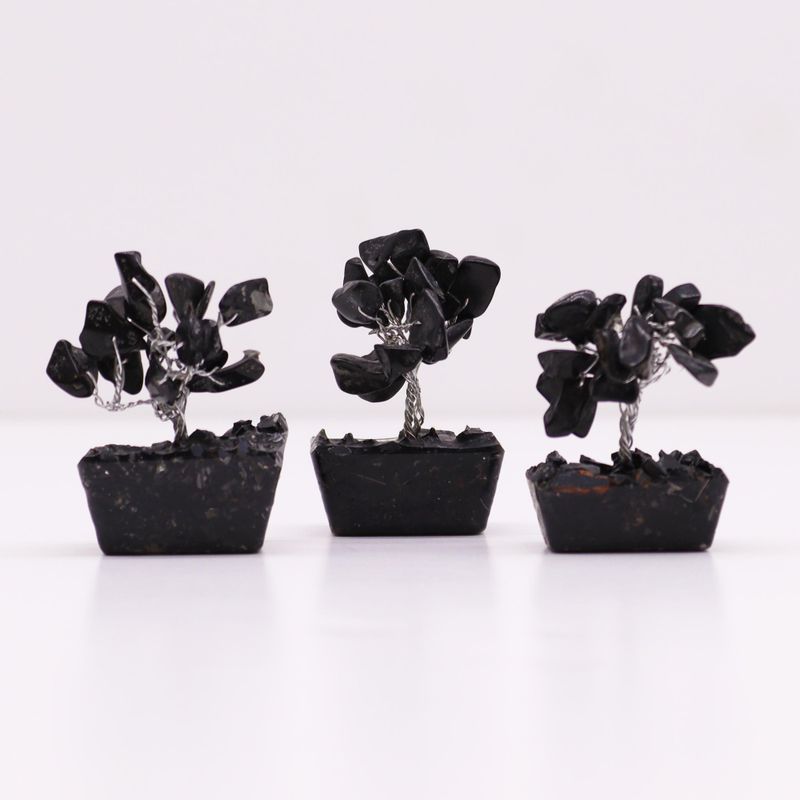 Mini Arbres de Gemmes sur Base d'Orgonite - Agate Noire (15 pierres)