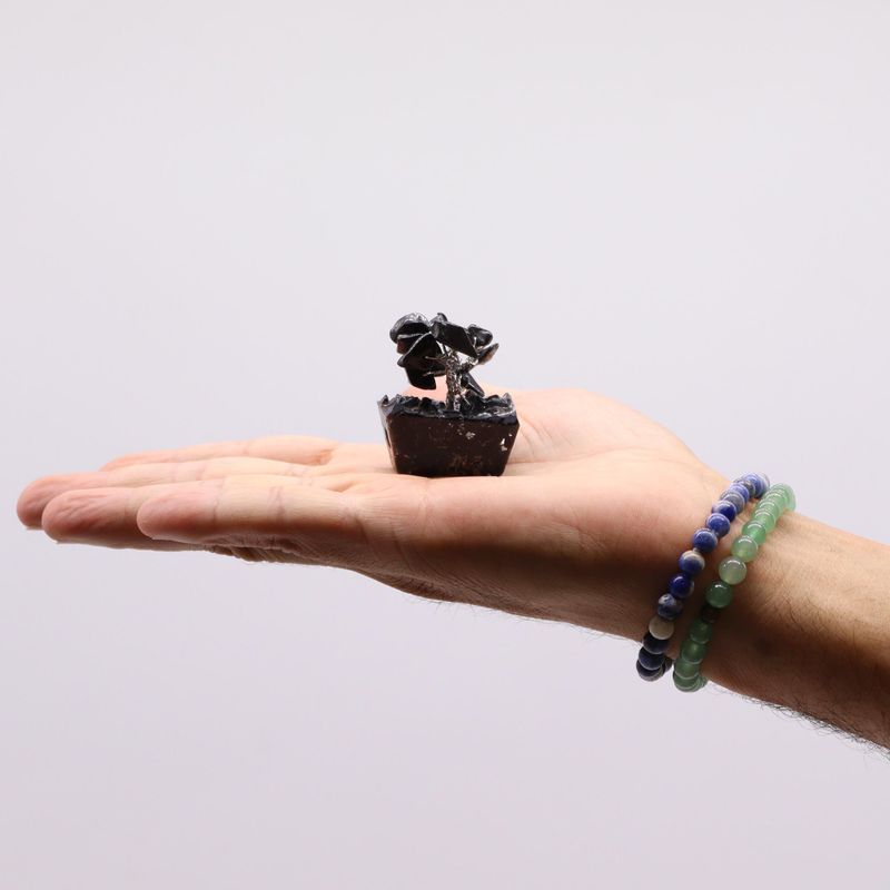 Mini Arbres de Gemmes sur Base d'Orgonite - Agate Noire (15 pierres)