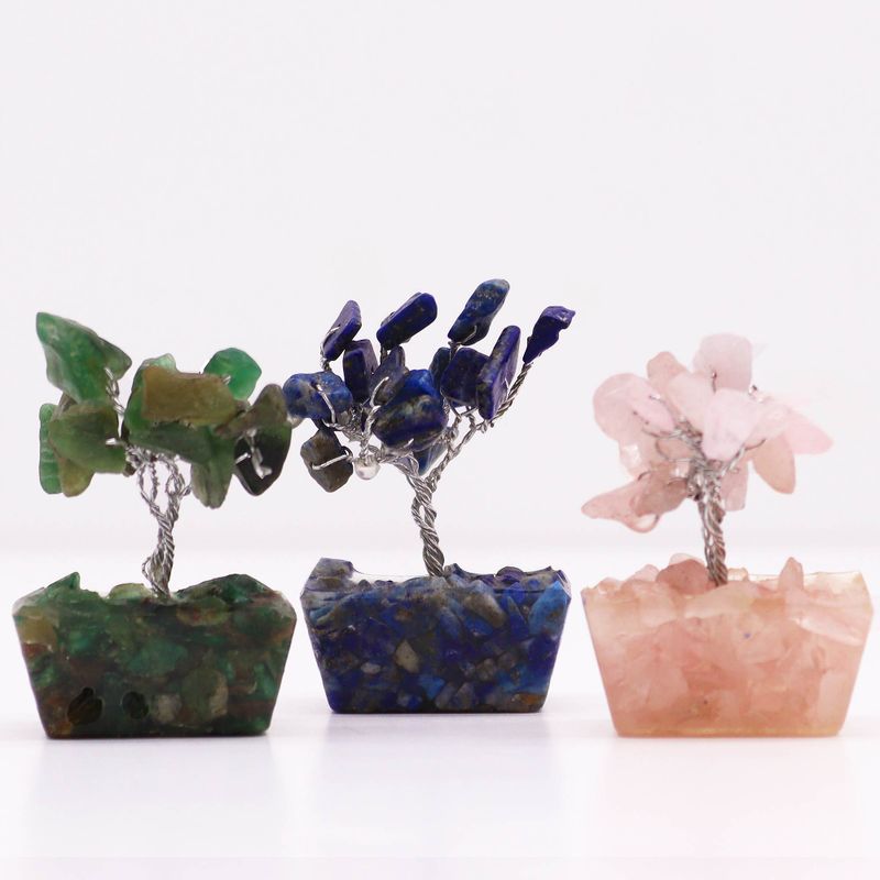 Mini Arbres de Gemmes sur Base d'Orgonite - Mélange Assorti (15 pierres)