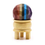 Boule de Guérison à Facettes avec Gemmes et Support – Sept Chakras