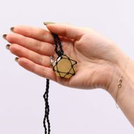 Pendentif Hexagone en Gemmes Lacées - Quartz Jaune