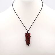 Pendentif à Pointe Plate avec Gemmes Lacées - Jaspe Rouge