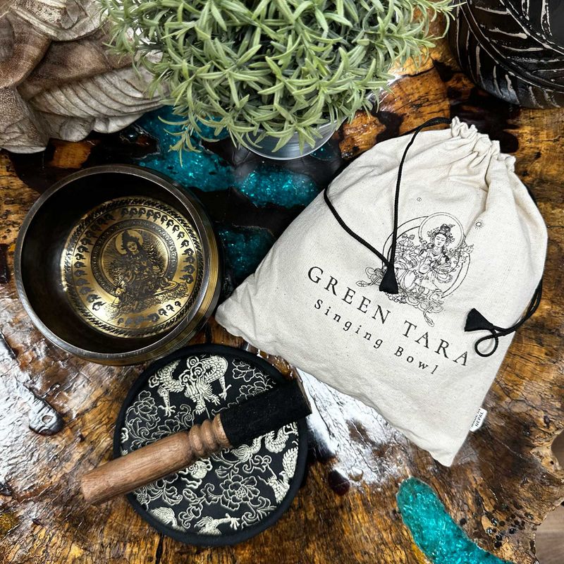 Coffret Cadeau Bol Chantant Battu et Gravé à la Main - 14 cm - Tara Verte