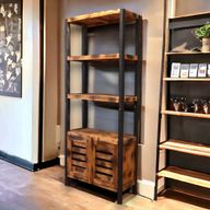 Support et Armoire Standard à Quatre Étagères