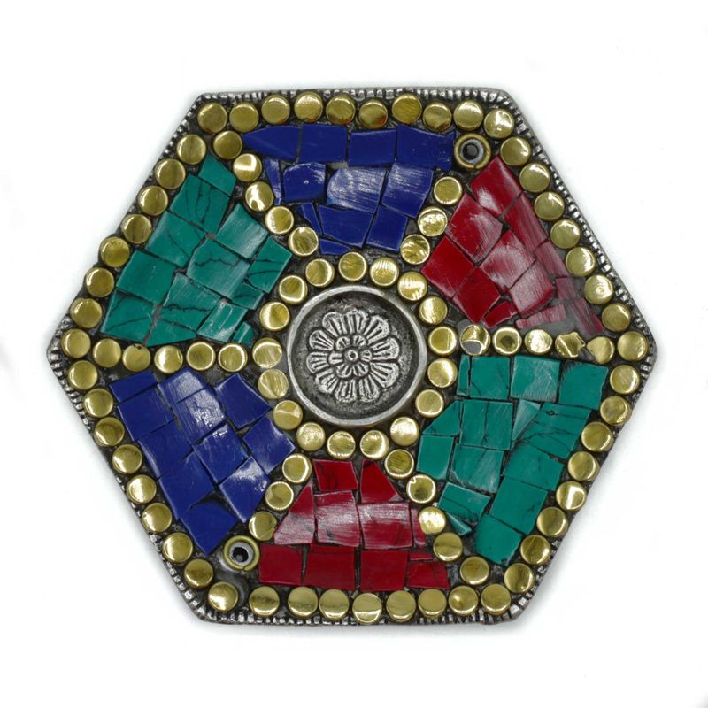 Plaque hexagonale, décor tibétain, porte-cône et bâton