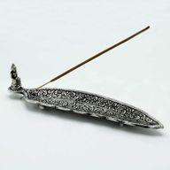 Porte-encens Bouddha en aluminium poli de forme longue 23 cm