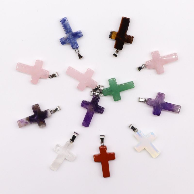 Pendentifs croix en pierre précieuse (12 assortis)
