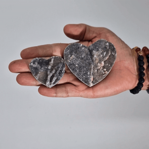 Petits cœurs en calcite (environ 4-5 cm)