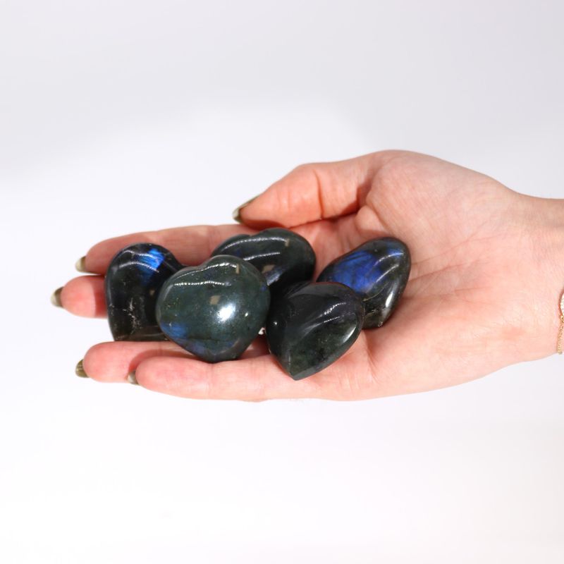 Pierres de cœur de labradorite de Madagascar (environ 17-31g  30-40 mm)