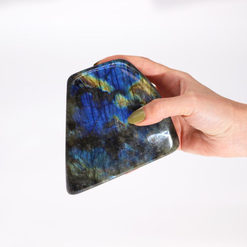 Pierres de déclaration en labradorite de Madagascar (environ 900-1100 g, 100-170 mm)