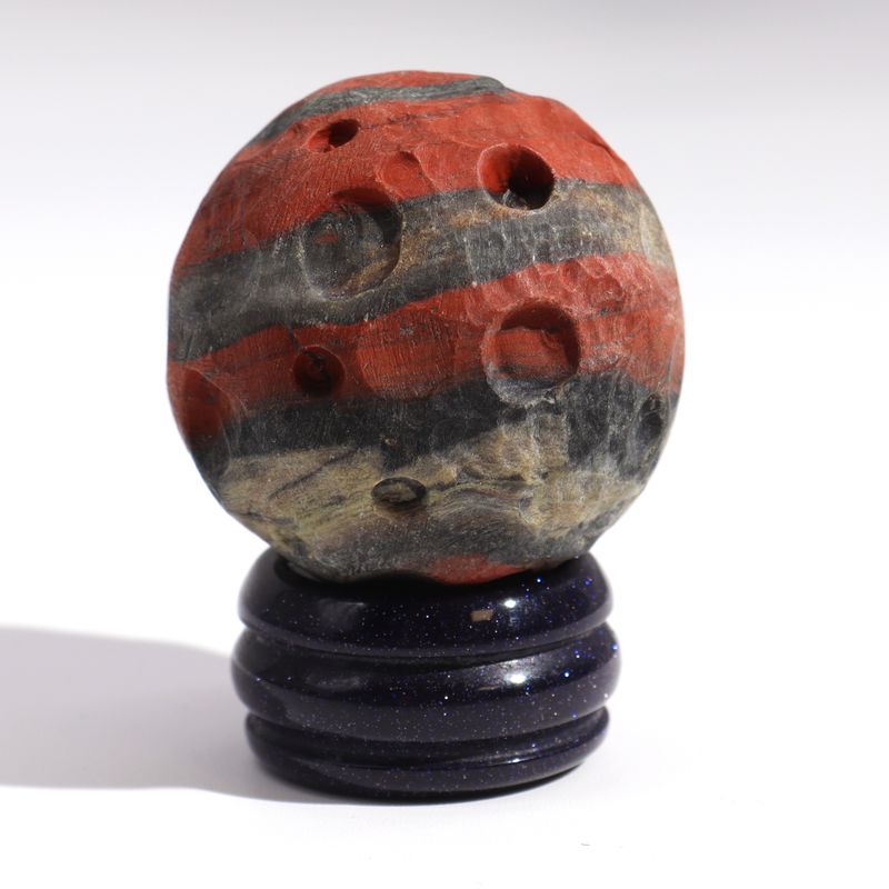 Planète Jaspe Rouge socle Goldstone Pierre de soleil