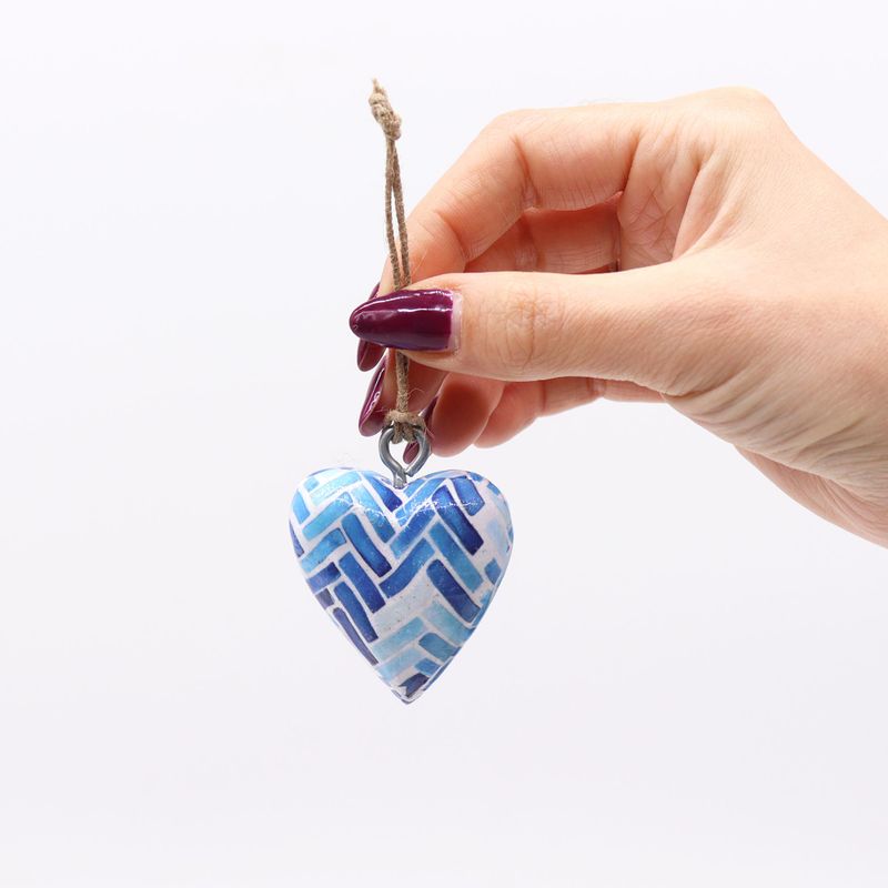 Petits cœurs décoratifs en bois - Rayures bleues (24)