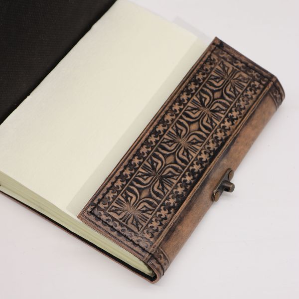 Cahier Ésotérique Hamsa - Gris Ancien - 200 Pages Bordure en Couture - 17,5x12,5x3cm