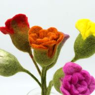 Fleurs en Feutre - Roses (couleurs assorties)