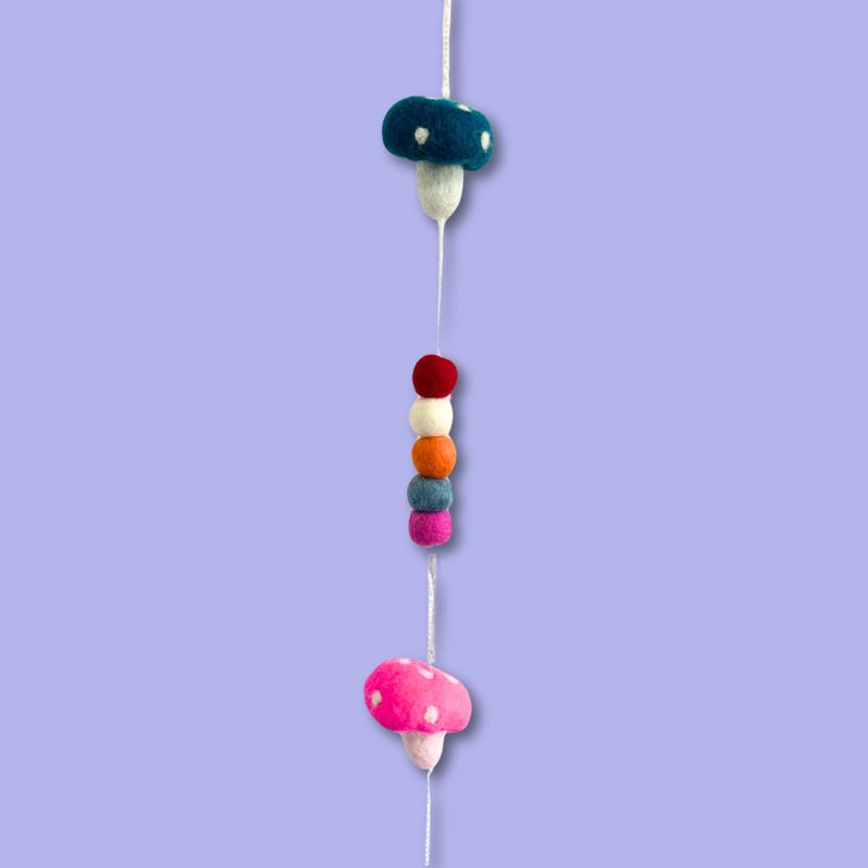 Suspensions murales en feutre - Champignons (couleurs aléatoires)