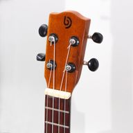Ukulélé artisanal - Finition dégradée orange Sunburst (4 cordes)