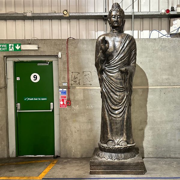 Haute Statue de Bouddha Debout en Or Antique - 3m de haut