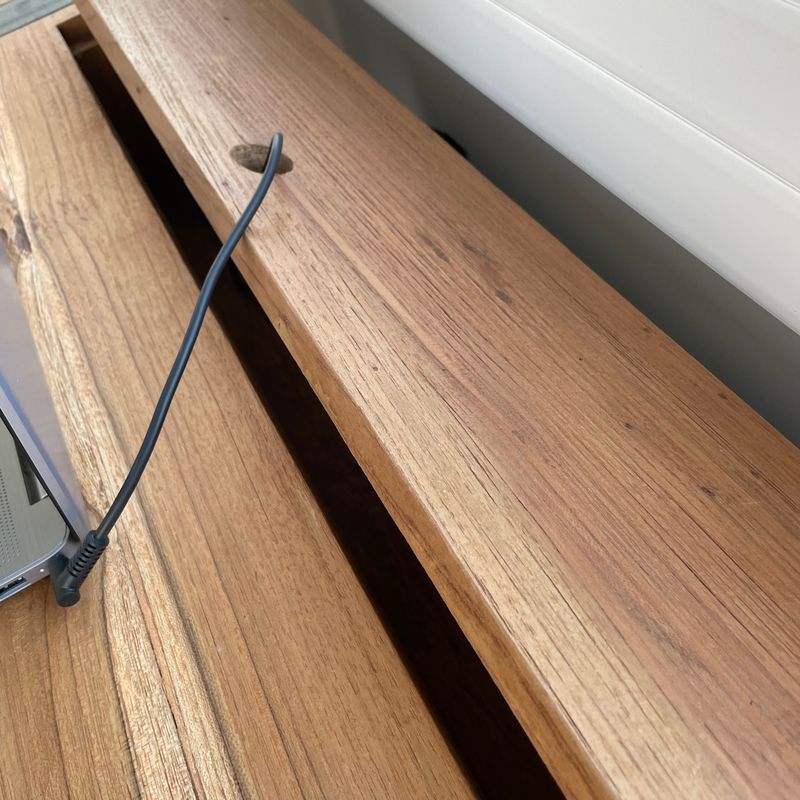 Bureau en bois recyclé et fer (tiroirs non inclus)