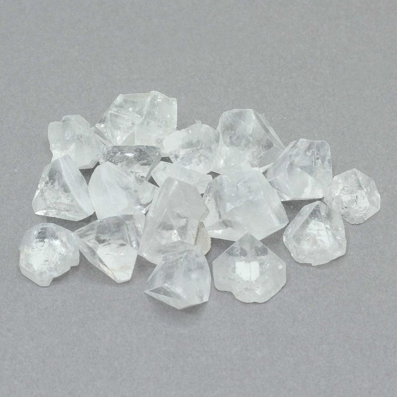 Pointes d'Apophyllite Taille Moyenne (12-20mm) - 100g