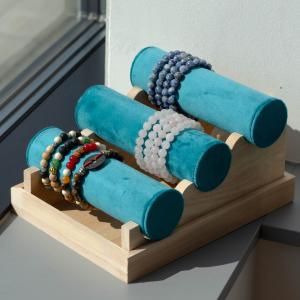Présentoirs de colliers et accessoires