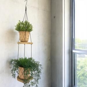 Étagères suspendues en bois