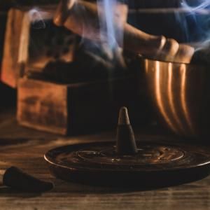 Cônes d'encens pyramidaux Banjara Smudge de vente en gros