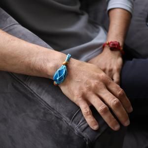 Bracelet en cordon de pierres précieuses en cristal