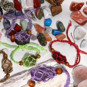 Bracelet en cordon de pierres précieuses en cristal