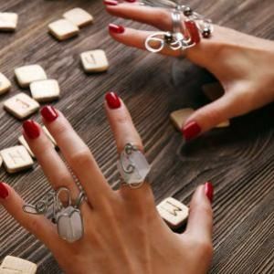 Pierres runiques et runes en gros
