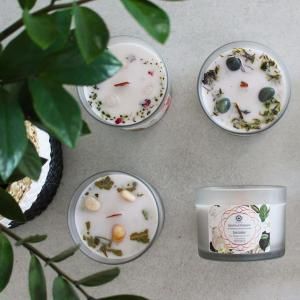 Bougies d'aromathérapie aux plantes et gemmes